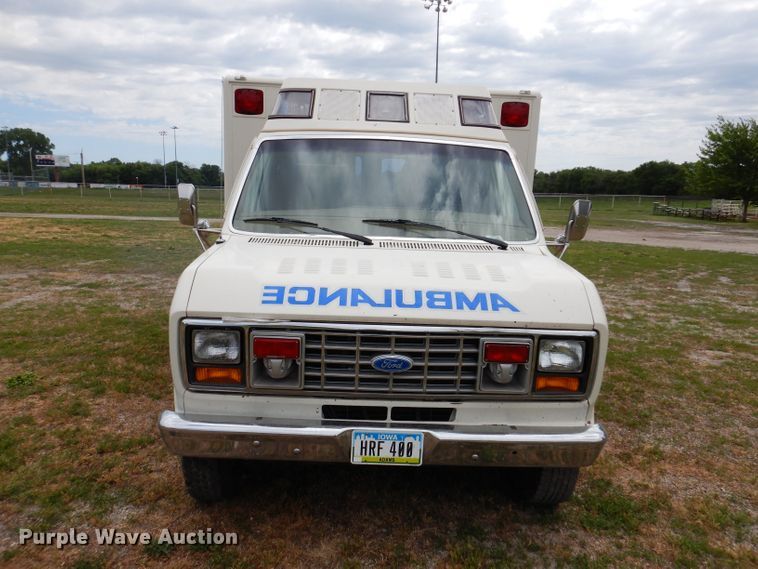 image for item JH9700 1986 Ford E350  ambulance