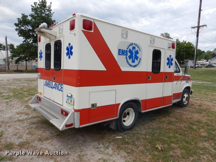 image for item JH9700 1986 Ford E350  ambulance