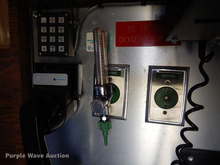 image for item JH9700 1986 Ford E350  ambulance