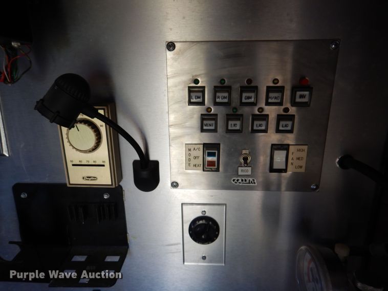 image for item JH9700 1986 Ford E350  ambulance