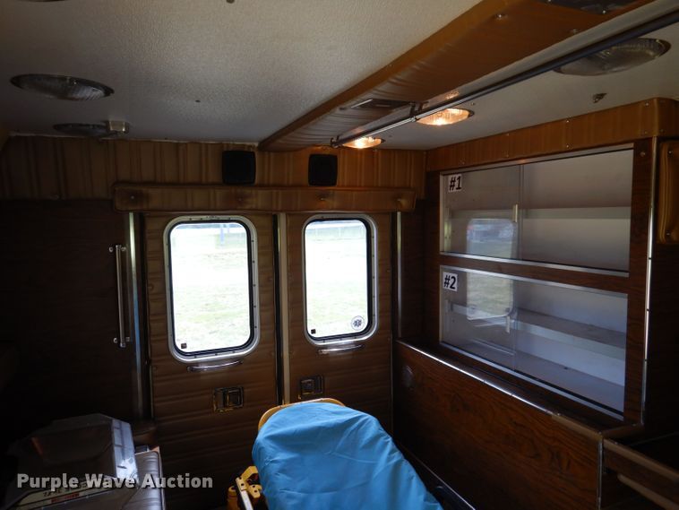 image for item JH9700 1986 Ford E350  ambulance