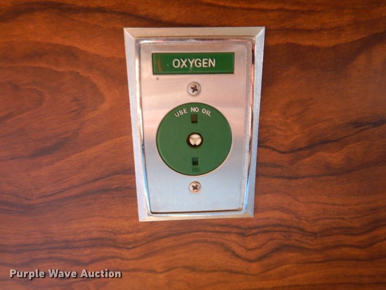 image for item JH9700 1986 Ford E350  ambulance