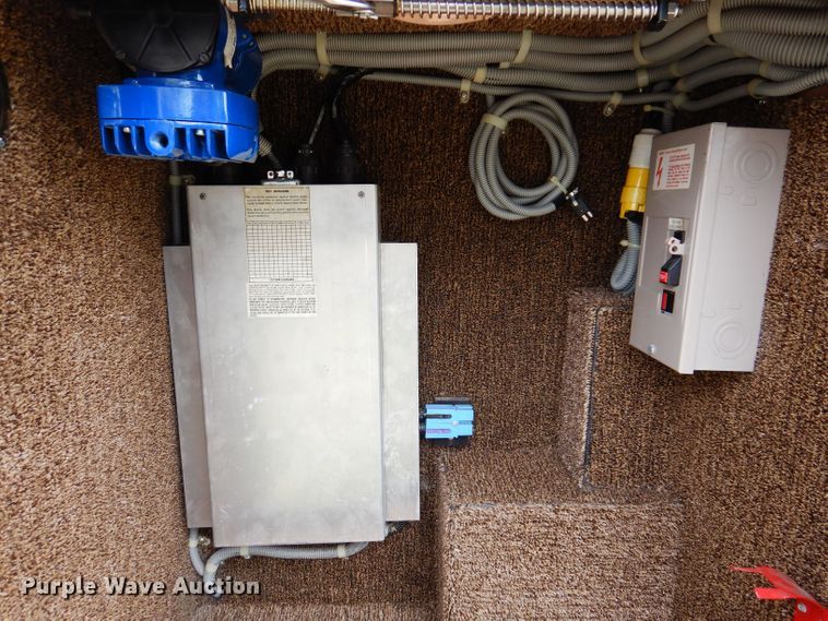 image for item JH9700 1986 Ford E350  ambulance