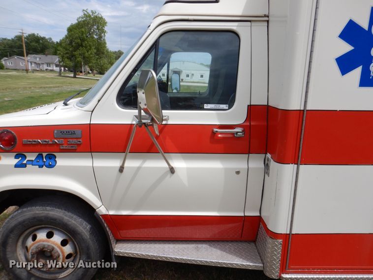image for item JH9700 1986 Ford E350  ambulance