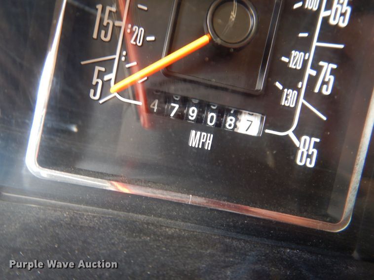 image for item JH9700 1986 Ford E350  ambulance