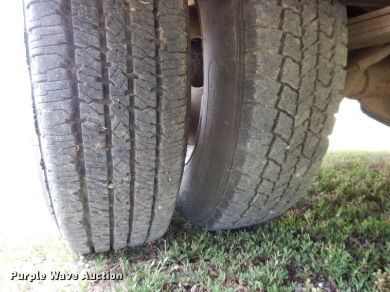 image for item JH9700 1986 Ford E350  ambulance