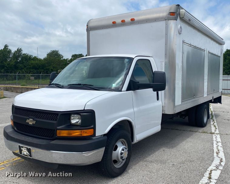 image for item JK9938 2013 Chevrolet Express  box truck