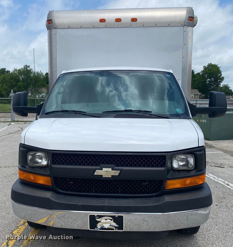 image for item JK9938 2013 Chevrolet Express  box truck