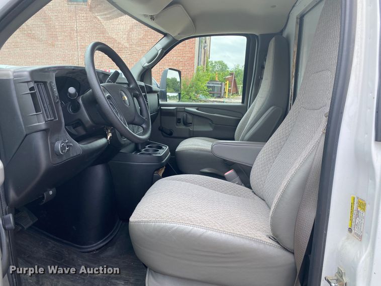 image for item JK9938 2013 Chevrolet Express  box truck