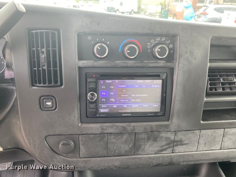 image for item JK9938 2013 Chevrolet Express  box truck