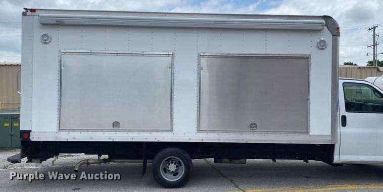 image for item JK9938 2013 Chevrolet Express  box truck