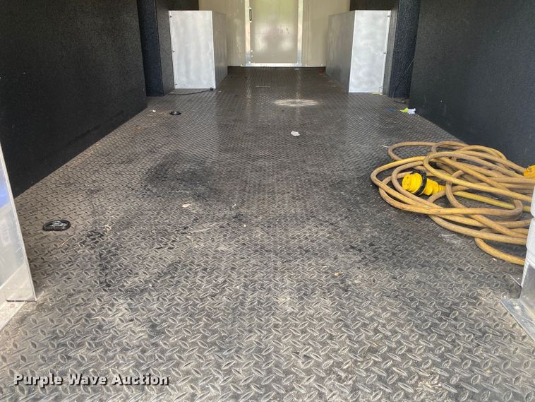 image for item JK9938 2013 Chevrolet Express  box truck