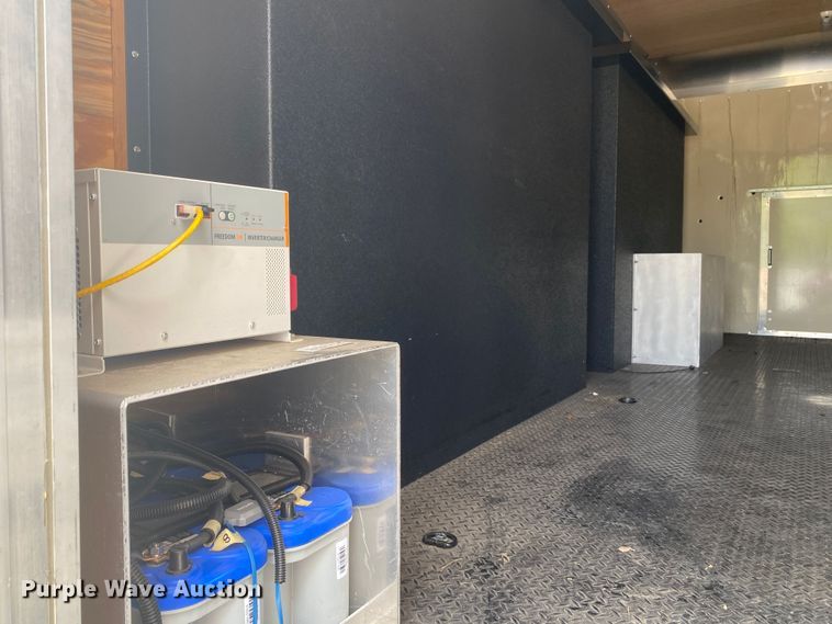 image for item JK9938 2013 Chevrolet Express  box truck