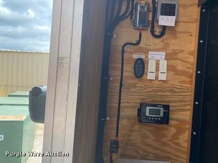 image for item JK9938 2013 Chevrolet Express  box truck