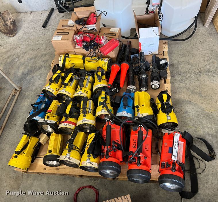 image for item KC9819 Approximately 44 flashlights