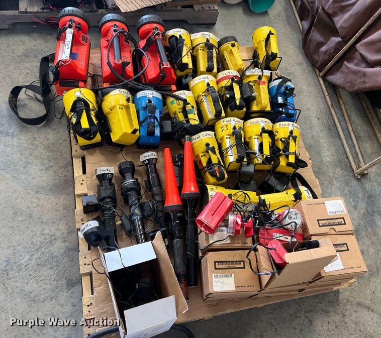 image for item KC9819 Approximately 44 flashlights