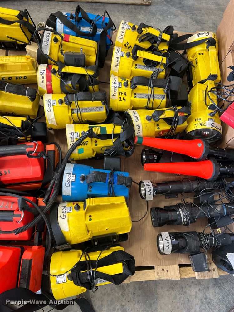 image for item KC9819 Approximately 44 flashlights