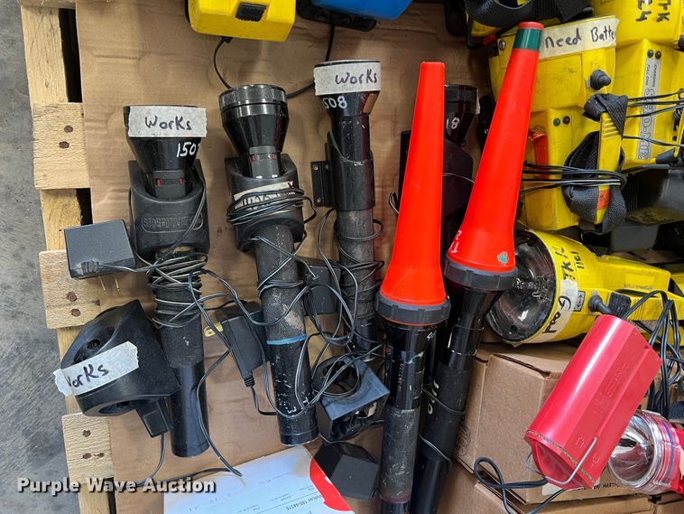 image for item KC9819 Approximately 44 flashlights