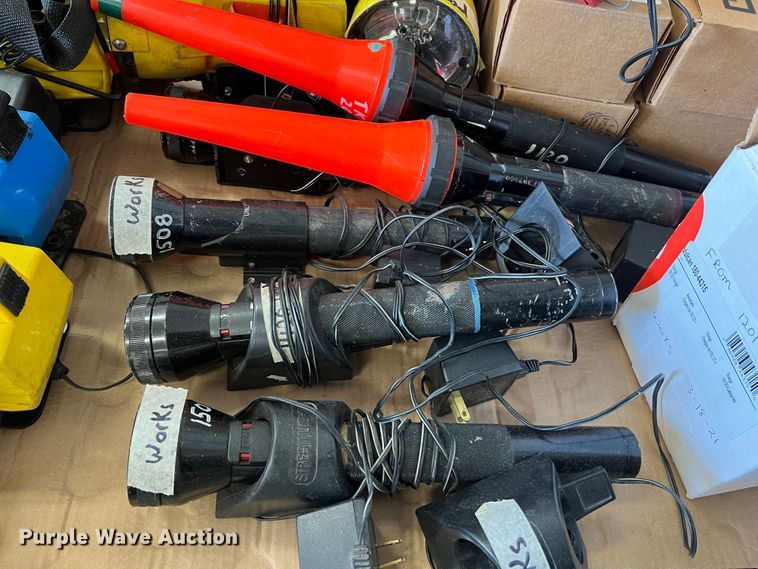 image for item KC9819 Approximately 44 flashlights