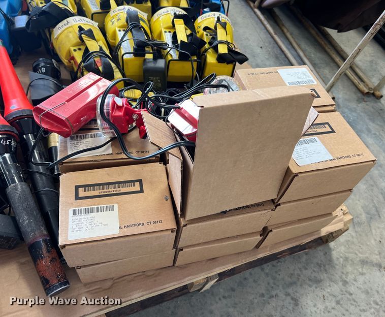 image for item KC9819 Approximately 44 flashlights