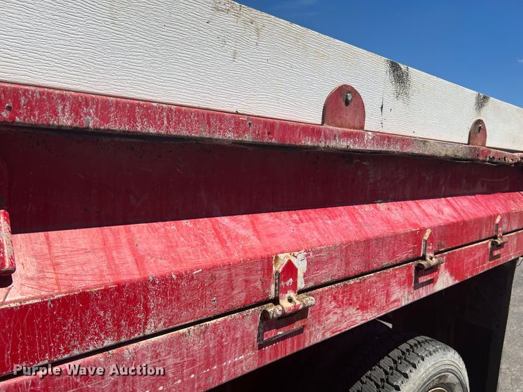 image for item KC9854 2003 Ford F550 XL  dump flatbed pickup truck