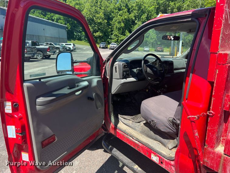 image for item KC9854 2003 Ford F550 XL  dump flatbed pickup truck