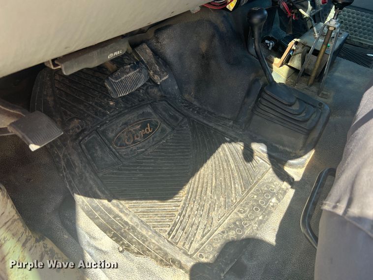 image for item KC9854 2003 Ford F550 XL  dump flatbed pickup truck