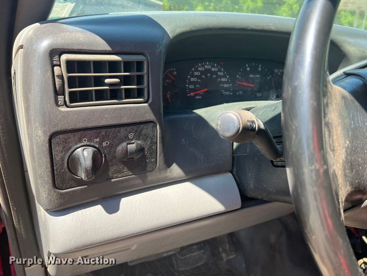 image for item KC9854 2003 Ford F550 XL  dump flatbed pickup truck