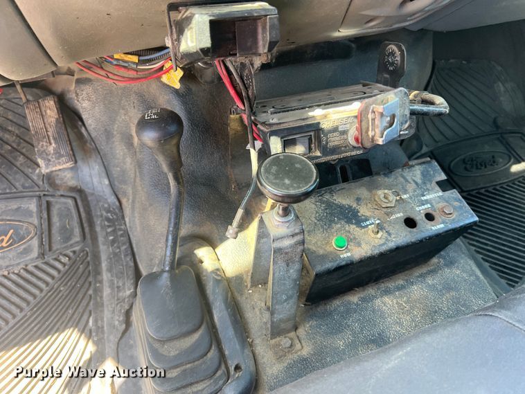 image for item KC9854 2003 Ford F550 XL  dump flatbed pickup truck