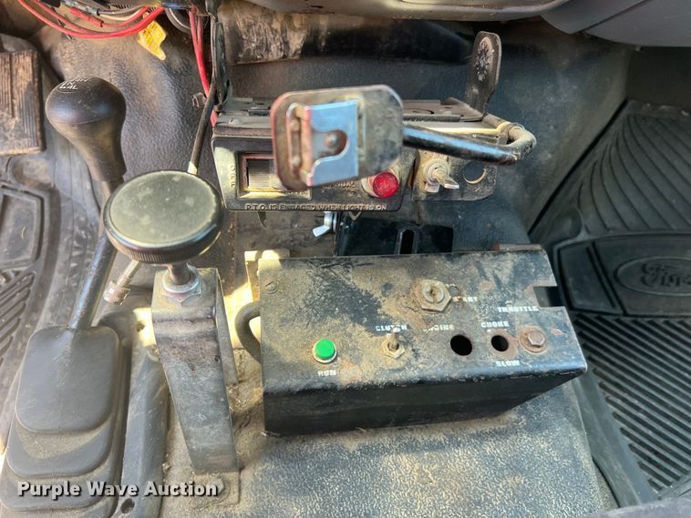 image for item KC9854 2003 Ford F550 XL  dump flatbed pickup truck