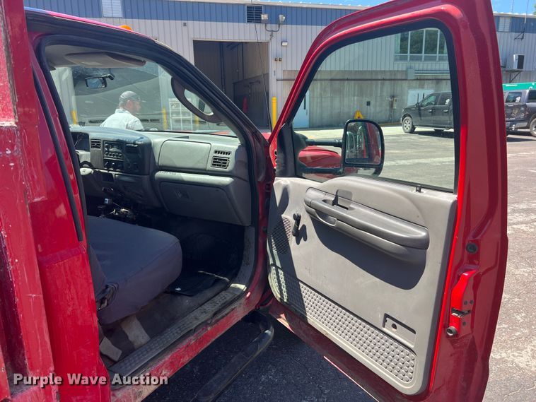 image for item KC9854 2003 Ford F550 XL  dump flatbed pickup truck