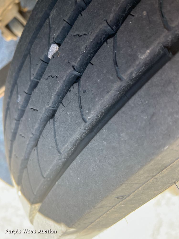 image for item KC9854 2003 Ford F550 XL  dump flatbed pickup truck