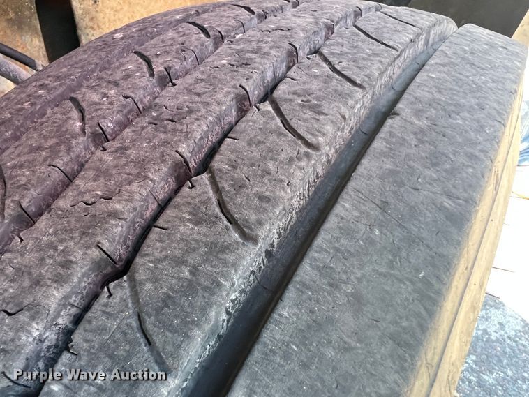 image for item KC9854 2003 Ford F550 XL  dump flatbed pickup truck