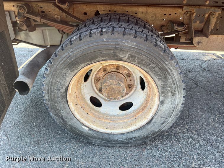 image for item KC9854 2003 Ford F550 XL  dump flatbed pickup truck