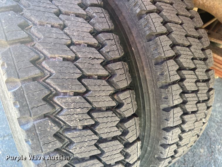 image for item KC9854 2003 Ford F550 XL  dump flatbed pickup truck