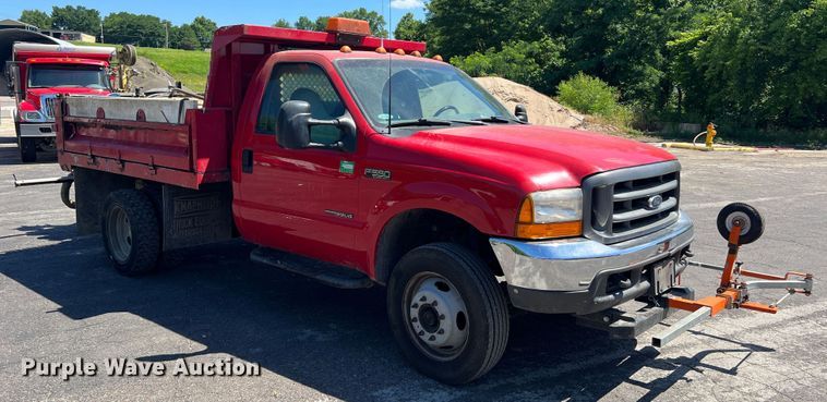 image for item KC9857 1999 Ford F550 XL  dump flatbed truck with paint striper