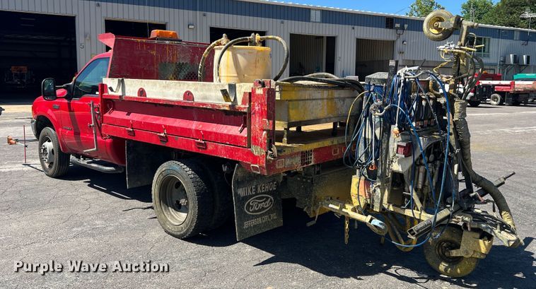 image for item KC9857 1999 Ford F550 XL  dump flatbed truck with paint striper