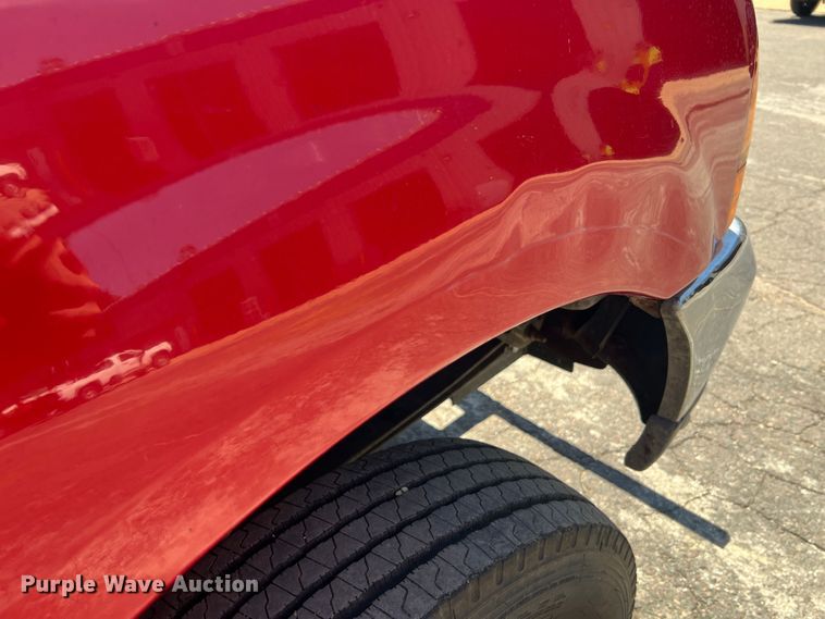 image for item KC9857 1999 Ford F550 XL  dump flatbed truck with paint striper