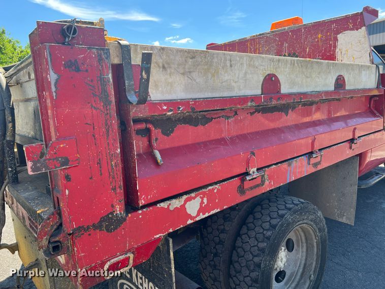 image for item KC9857 1999 Ford F550 XL  dump flatbed truck with paint striper