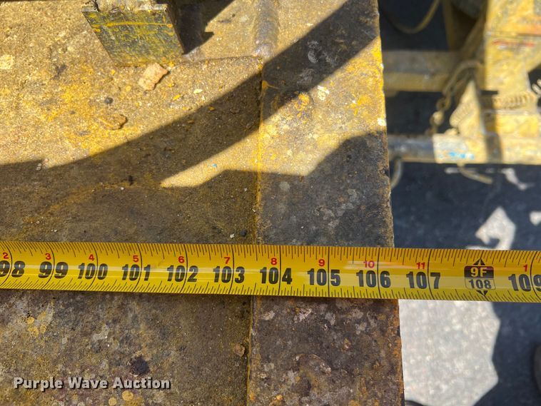 image for item KC9857 1999 Ford F550 XL  dump flatbed truck with paint striper