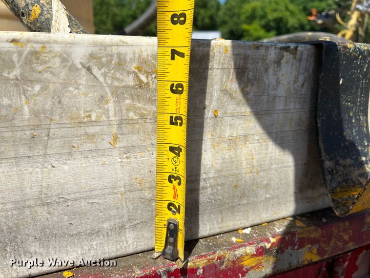 image for item KC9857 1999 Ford F550 XL  dump flatbed truck with paint striper