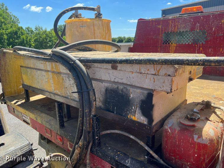 image for item KC9857 1999 Ford F550 XL  dump flatbed truck with paint striper