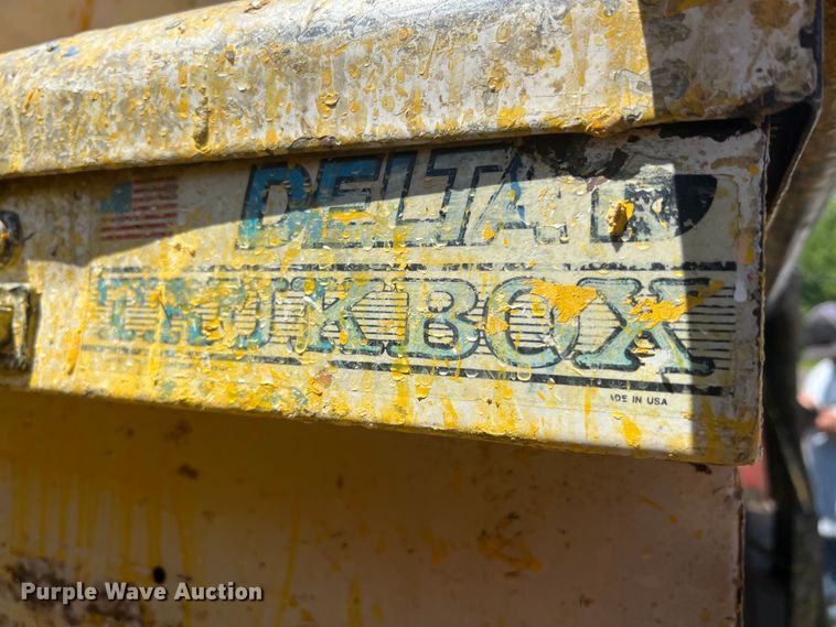 image for item KC9857 1999 Ford F550 XL  dump flatbed truck with paint striper