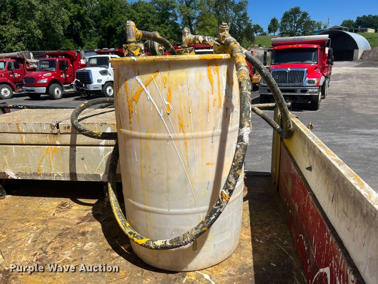 image for item KC9857 1999 Ford F550 XL  dump flatbed truck with paint striper