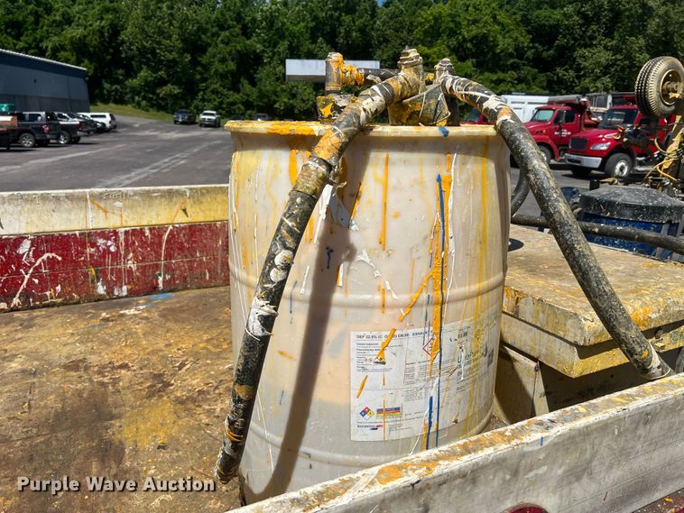 image for item KC9857 1999 Ford F550 XL  dump flatbed truck with paint striper