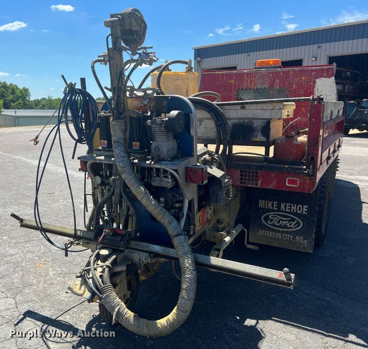 image for item KC9857 1999 Ford F550 XL  dump flatbed truck with paint striper