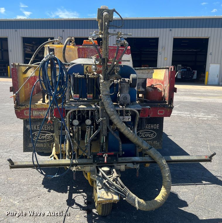 image for item KC9857 1999 Ford F550 XL  dump flatbed truck with paint striper