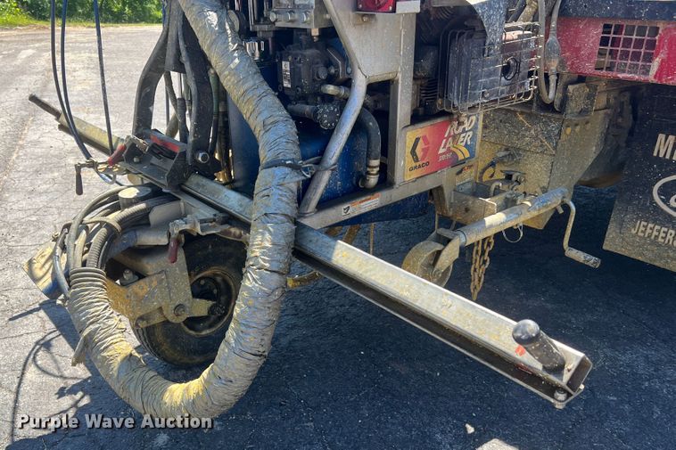 image for item KC9857 1999 Ford F550 XL  dump flatbed truck with paint striper