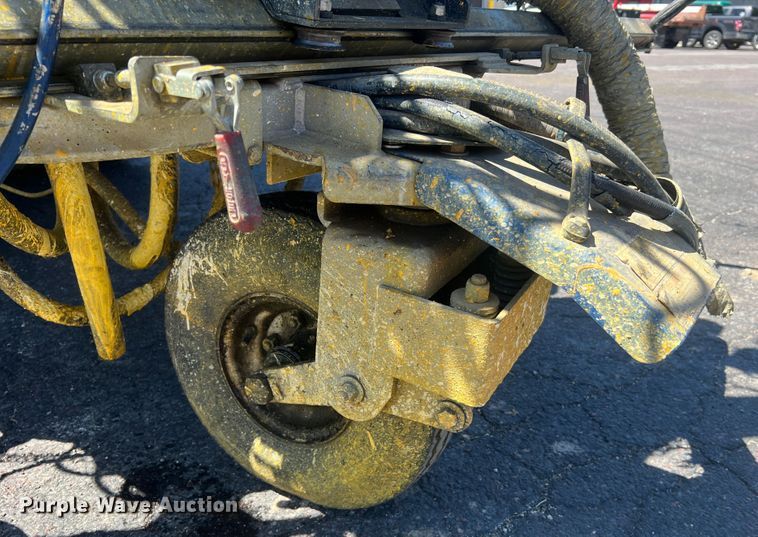 image for item KC9857 1999 Ford F550 XL  dump flatbed truck with paint striper