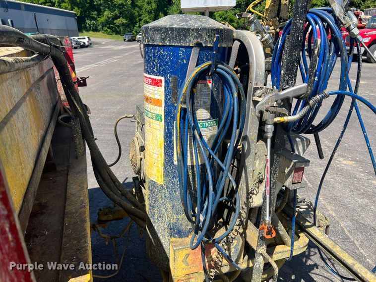 image for item KC9857 1999 Ford F550 XL  dump flatbed truck with paint striper